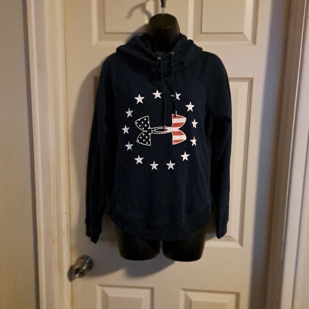 Under Armour sweatshirt medium